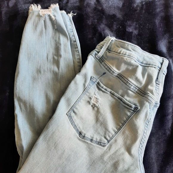 High Rise Crop Jegging - Picture 4 of 5